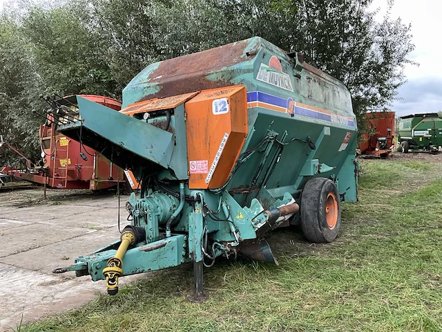 Storti bulldog voermengwagen - afbeelding 12 van  19