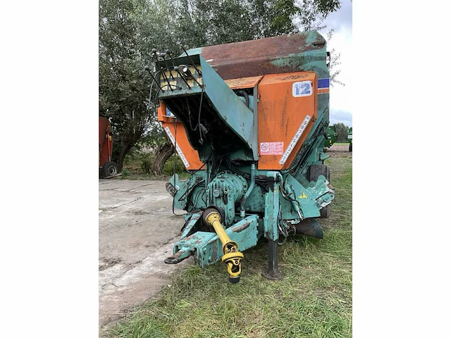 Storti bulldog voermengwagen - afbeelding 14 van  19