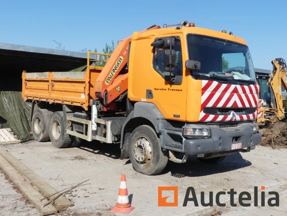 Stortplaatsvrachtwagen, shredder, tuinieren materiaal