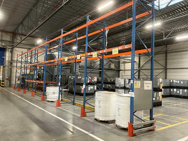 Stow palletstelling gebouw 15 a - afbeelding 1 van  5
