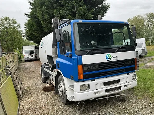 Straatveegmachine daf cf210 - afbeelding 1 van  35