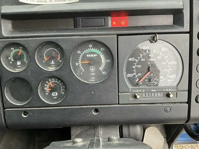 Straatveegmachine daf cf210 - afbeelding 21 van  35
