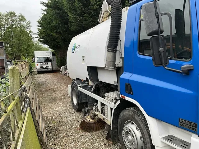 Straatveegmachine daf cf210 - afbeelding 23 van  35