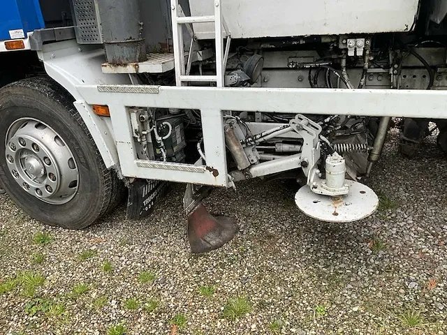 Straatveegmachine daf cf210 - afbeelding 34 van  35