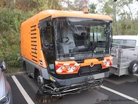 Straatveegmachine ravo 540, bj 2015, chassisnummer xl95f6hb7fa020382, veeguren 3726, inschrijvingsbewijs i+ii, gelijkvomigheidsattest