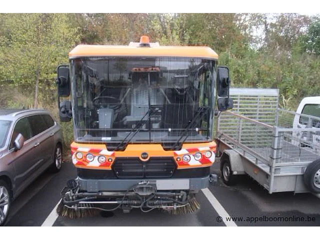 Straatveegmachine ravo 540, bj 2015, chassisnummer xl95f6hb7fa020382, veeguren 3726, inschrijvingsbewijs i+ii, gelijkvomigheidsattest - afbeelding 12 van  18