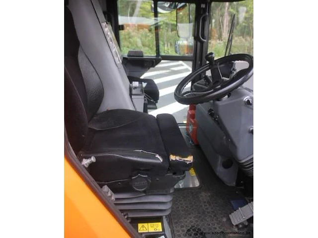 Straatveegmachine ravo 540, datum 1ste inschrijving 18/8/2016, chassisnummer xl95f6cb5ga020244, veeguren 2862, inschrijvingsbewijs i+ii, gelijkvormigheidsattest, zichtbare schade wo carroserie - afbeelding 14 van  15