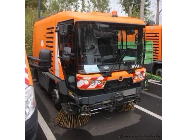 Straatveegmachine ravo 540, datum 1ste inschrijving 22/5/2015, chassisnummer xl95f6hb1fa020135, veeguren 4486, gelijkvormigheidsattest i+ii, gelijkvormigheidsattest, zichtbare schade wo carroserie - afbeelding 9 van  15
