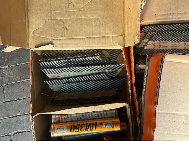 Stripnagelapparaat, paslode im350, gereedschapskoffer - afbeelding 4 van  6