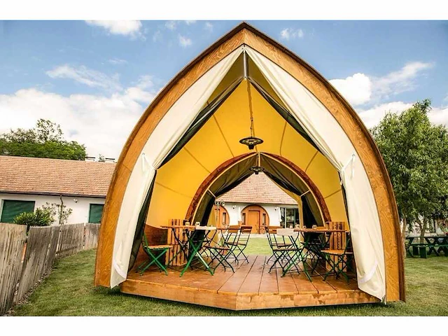 Strohboid - lounge - exclusieve strohboid lounge / glamping unit - afbeelding 1 van  9