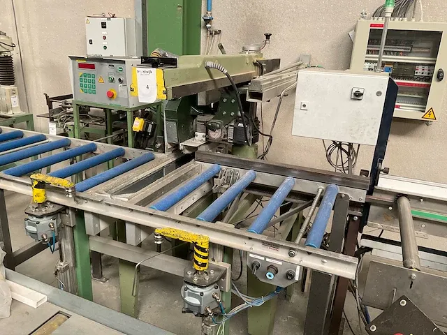 Stromab afkortcirkelzaagmachine - afbeelding 2 van  3