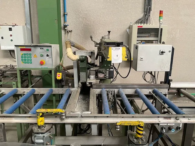 Stromab afkortcirkelzaagmachine - afbeelding 3 van  3