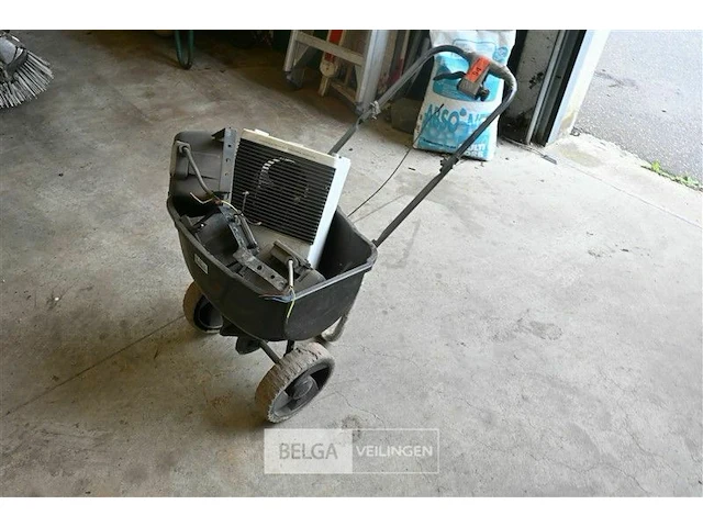 Strooiwagentje-ventilator-verstralers - afbeelding 1 van  3