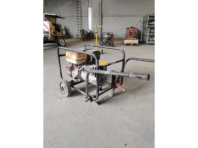 Stroomgroep 6 kva - afbeelding 1 van  5