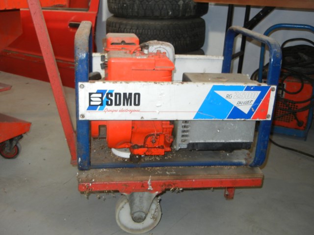Stroomgroep benzine 2500watt - afbeelding 2 van  3
