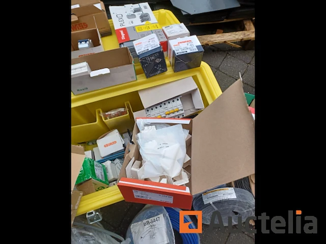 Stroomonderbrekers, kabels, stortkokers en accessoires - afbeelding 9 van  19