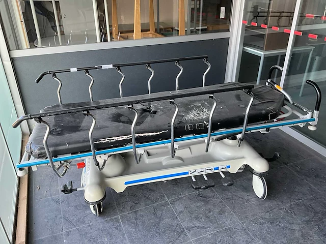 Stryker 1001 stretcher mobiel ziekenhuisbed - afbeelding 1 van  8