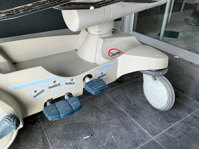 Stryker 1015 stretcher mobiel ziekenhuisbed - afbeelding 3 van  9