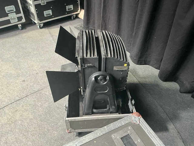 Studio due city color 1800 hmi spotlight - afbeelding 7 van  11