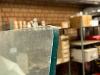 Stuk glas - afbeelding 2 van  2