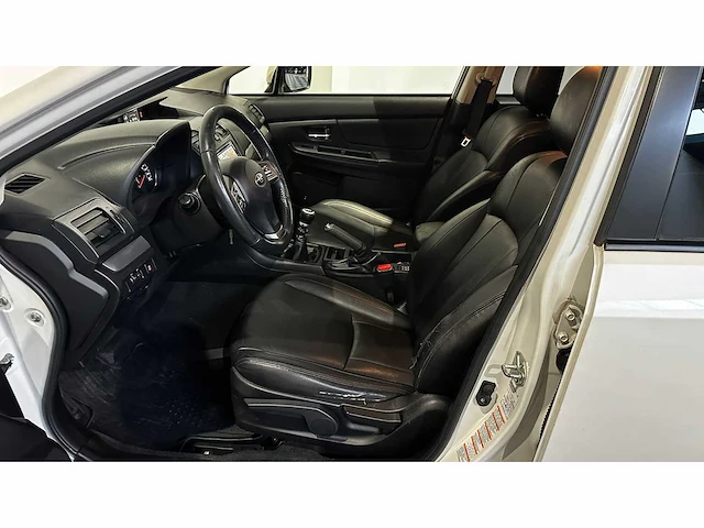 Subaru - xv - 2.0d - personenauto - afbeelding 4 van  43