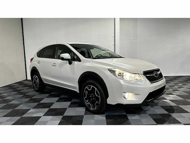 Subaru - xv - 2.0d - personenauto - afbeelding 1 van  43