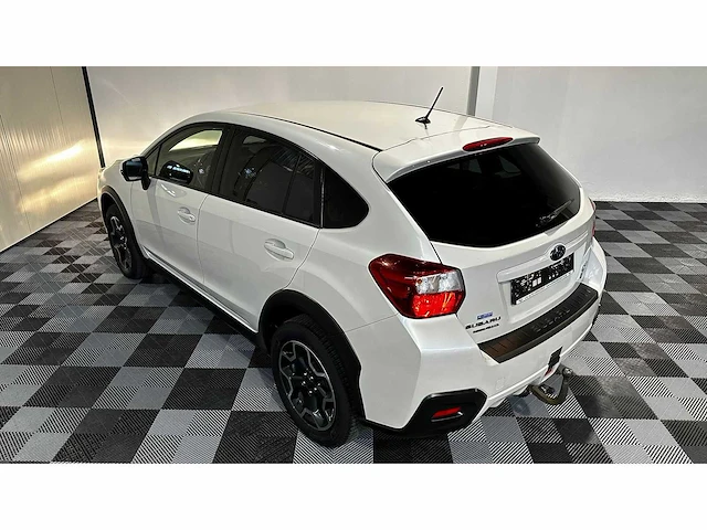 Subaru - xv - 2.0d - personenauto - afbeelding 14 van  43