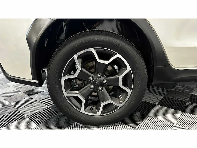 Subaru - xv - 2.0d - personenauto - afbeelding 18 van  43