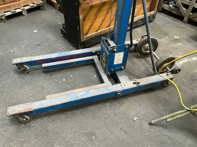 Sumner 712 mobiele manuele bouwlift - afbeelding 2 van  8