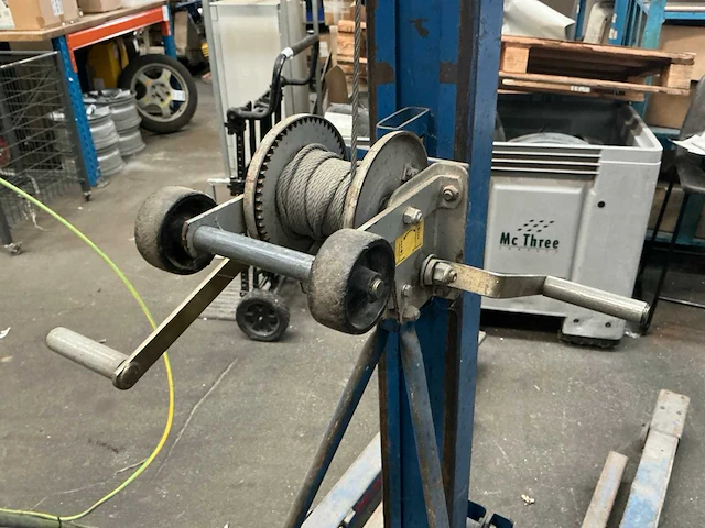 Sumner 712 mobiele manuele bouwlift - afbeelding 7 van  8