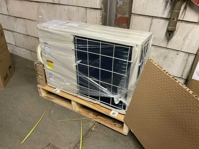 Sun lodge pasrw010-p-ai-r32 zwembad warmtepomp 3 kw - afbeelding 1 van  5