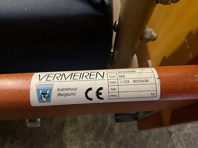 Sunrise medical quickie elektrische rolstoel en ziekenhuisbed vermeiren - afbeelding 6 van  17