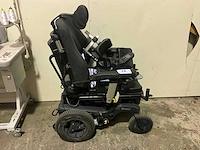 Sunrise medical quickie elektrische rolstoel en ziekenhuisbed vermeiren - afbeelding 1 van  17
