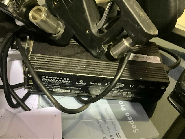 Sunrise medical quickie elektrische rolstoel en ziekenhuisbed vermeiren - afbeelding 15 van  17