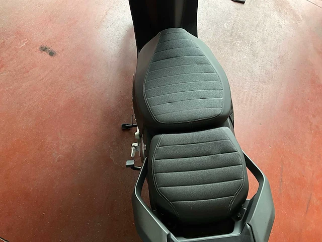 Super soco - e-scooter - afbeelding 16 van  21