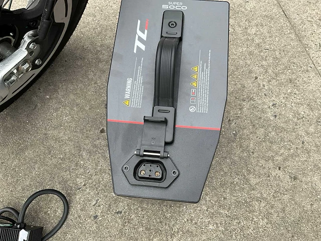 Super soco tc max - e-scooter - afbeelding 11 van  21