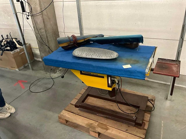 Sussman strijktafel naaimachine - afbeelding 2 van  4