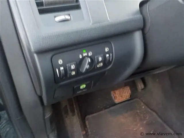 Suv - afbeelding 8 van  24