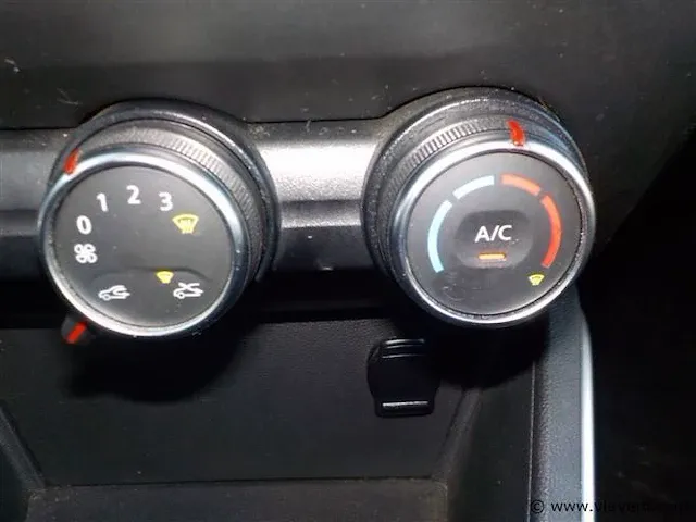 Suv - afbeelding 8 van  20