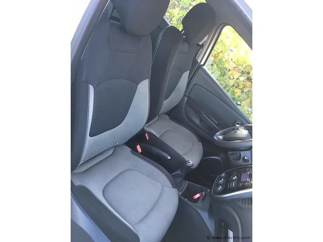 Suv - afbeelding 5 van  15