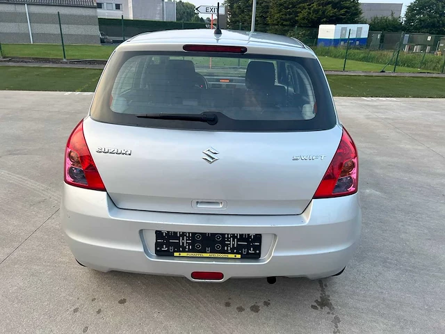 Suzuki - 2008 - swift - personenauto - afbeelding 2 van  19