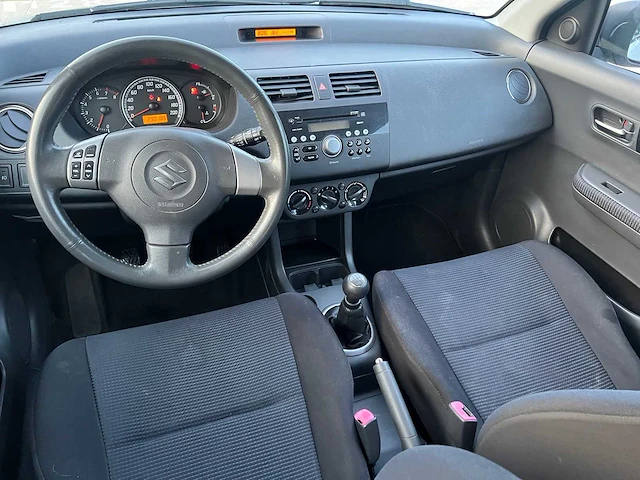 Suzuki - 2008 - swift - personenauto - afbeelding 5 van  19