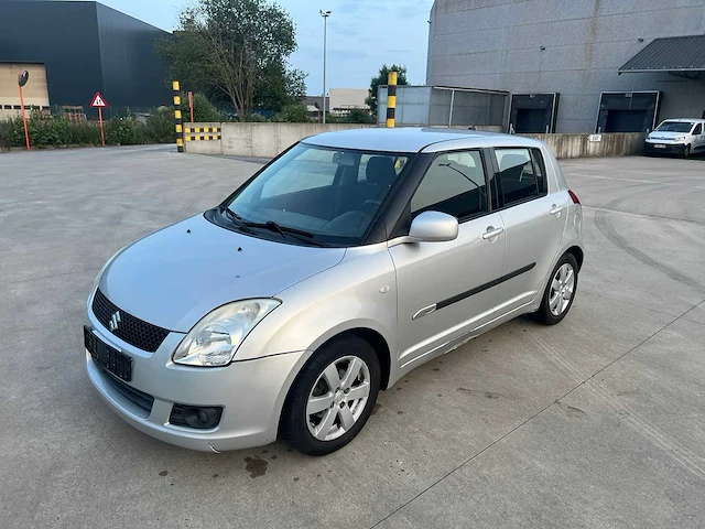 Suzuki - 2008 - swift - personenauto - afbeelding 12 van  19