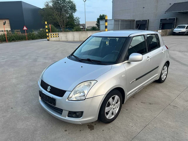Suzuki - 2008 - swift - personenauto - afbeelding 13 van  19
