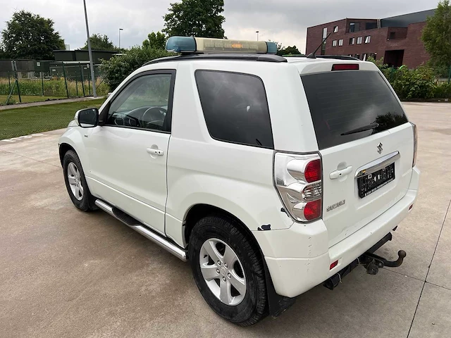 Suzuki - 2011 - grand vitara - 4x4 - personenauto - afbeelding 6 van  33