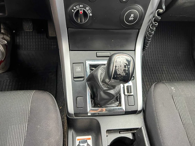Suzuki - 2011 - grand vitara - 4x4 - personenauto - afbeelding 17 van  33