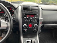 Suzuki - 2011 - grand vitara - 4x4 - personenauto - afbeelding 18 van  33