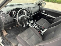 Suzuki - 2011 - grand vitara - 4x4 - personenauto - afbeelding 19 van  33