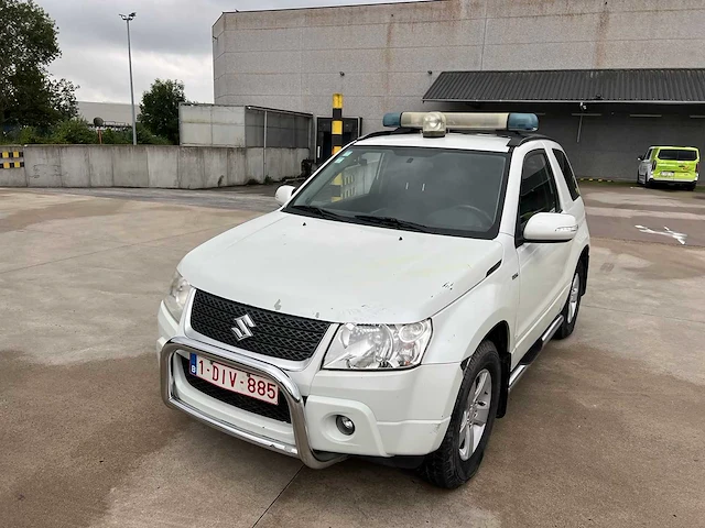 Suzuki - 2011 - grand vitara - 4x4 - personenauto - afbeelding 23 van  33