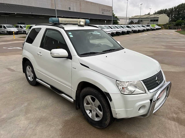 Suzuki - 2011 - grand vitara - 4x4 - personenauto - afbeelding 29 van  33